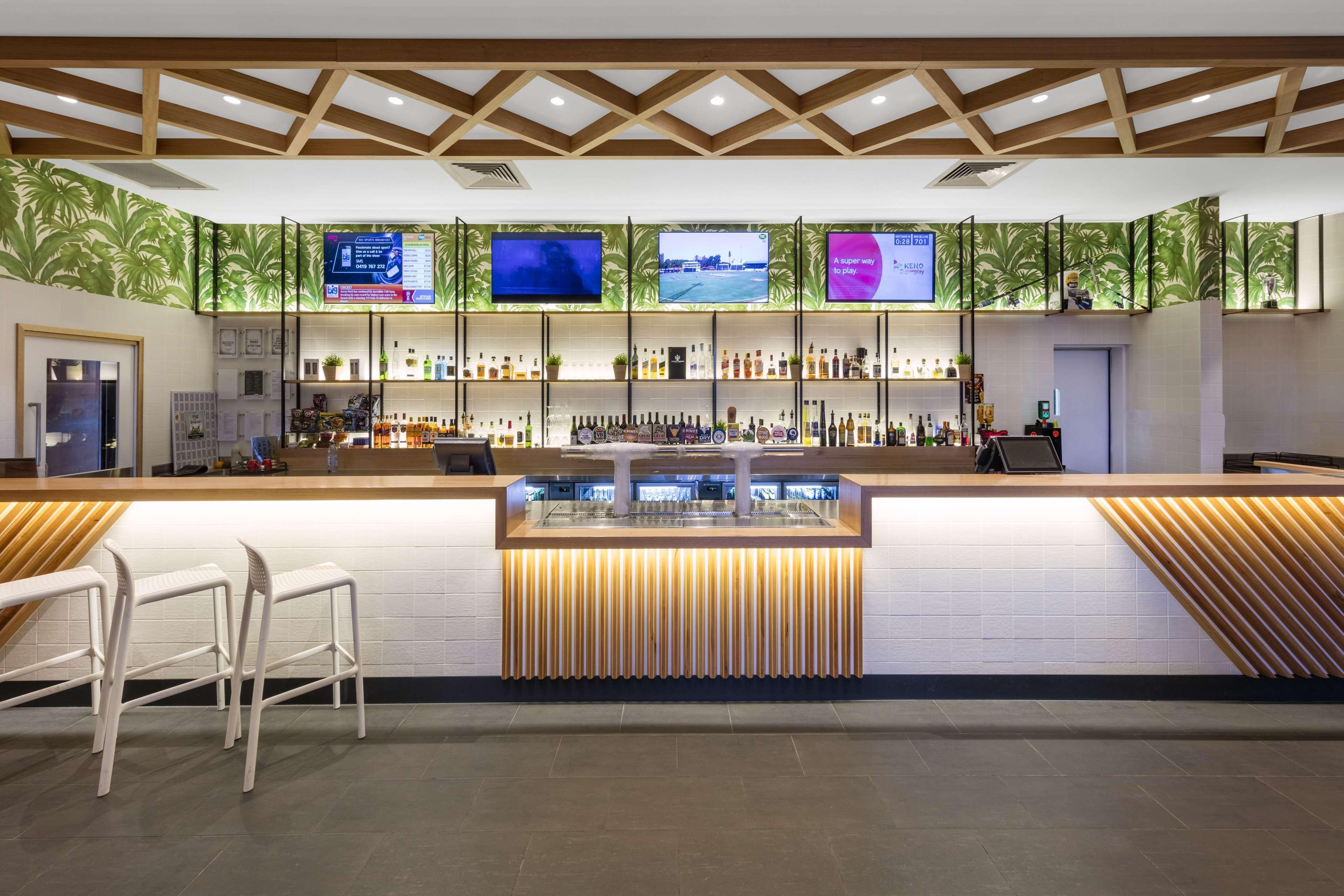 Ramada By Wyndham Marcoola Beach Экстерьер фото