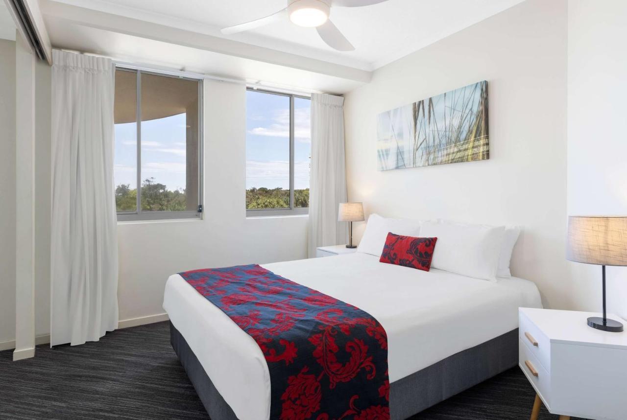 Ramada By Wyndham Marcoola Beach Экстерьер фото