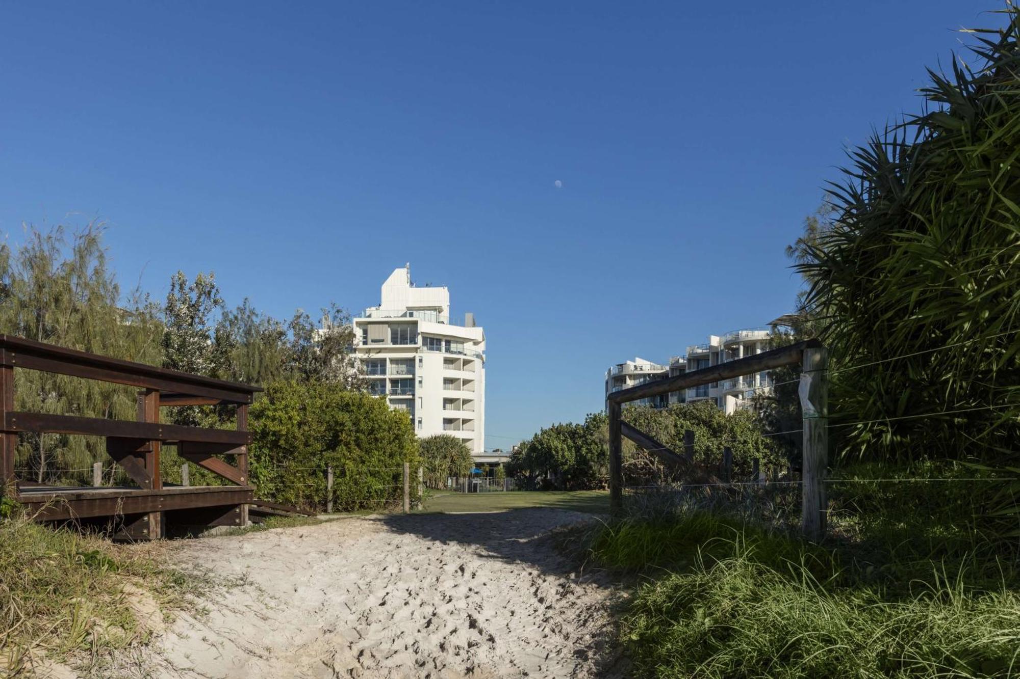 Ramada By Wyndham Marcoola Beach Экстерьер фото