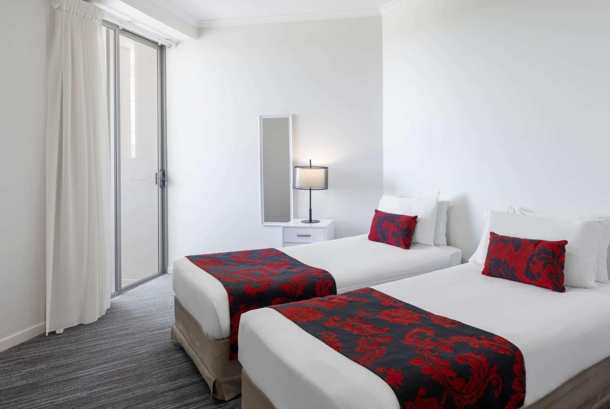 Ramada By Wyndham Marcoola Beach Экстерьер фото